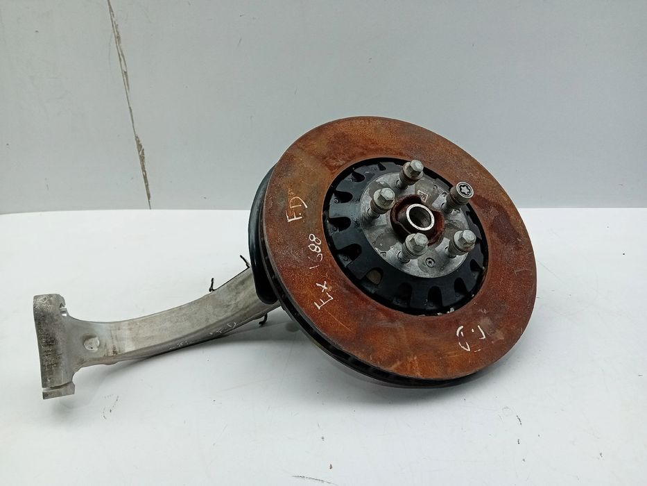 Manga de eixo frente direita AUDI Q8 (4MN)