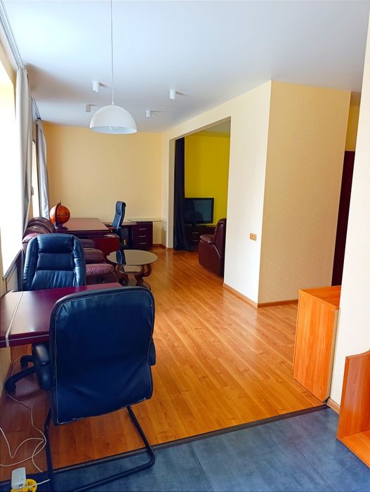 Продам 5.к. Квартиру Центр