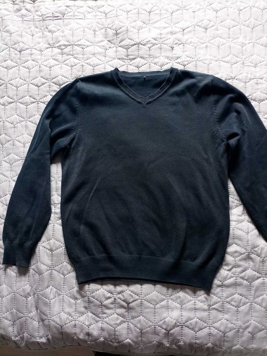 Sweterek czarny chłopięce