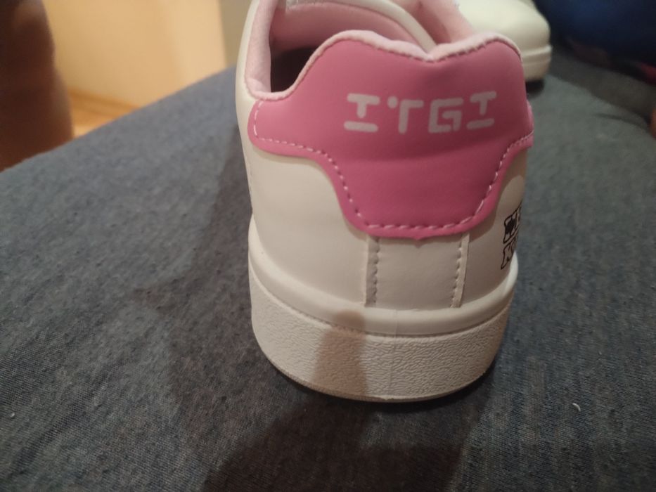 Buty sportowe młodzieżowe