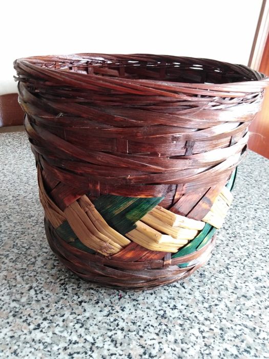 Cesto de verga(está como novo)