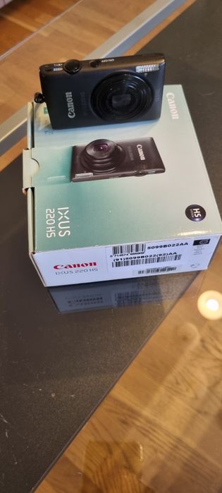 Canon ixus 220hs в ідеальному стані.