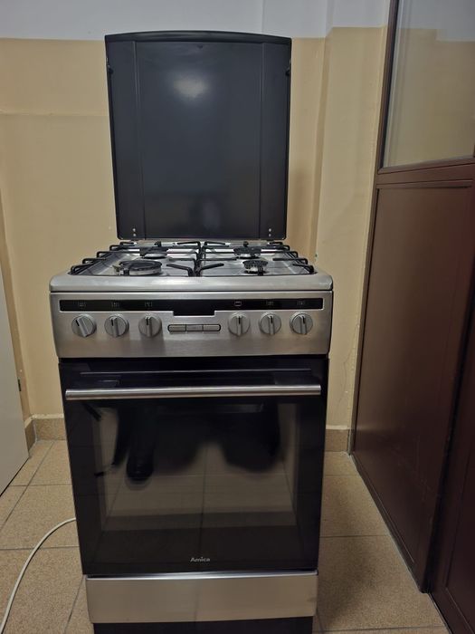 Sprzedam  kuchenka  gazowo- elektryczna  Amica