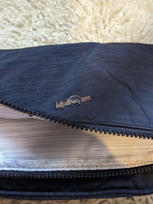 Гарна сумочка крос-боді  Kipling