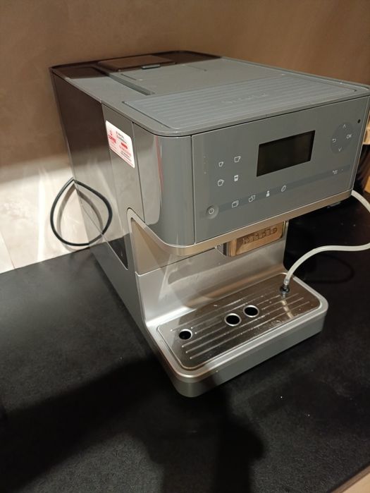 Продам кавомашину Miele CM63