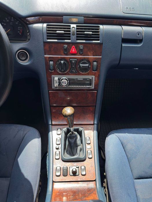 Mercedes-Benz E-Class 1998