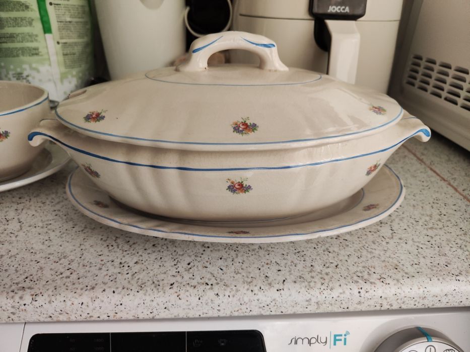 Chávenas e terrinas