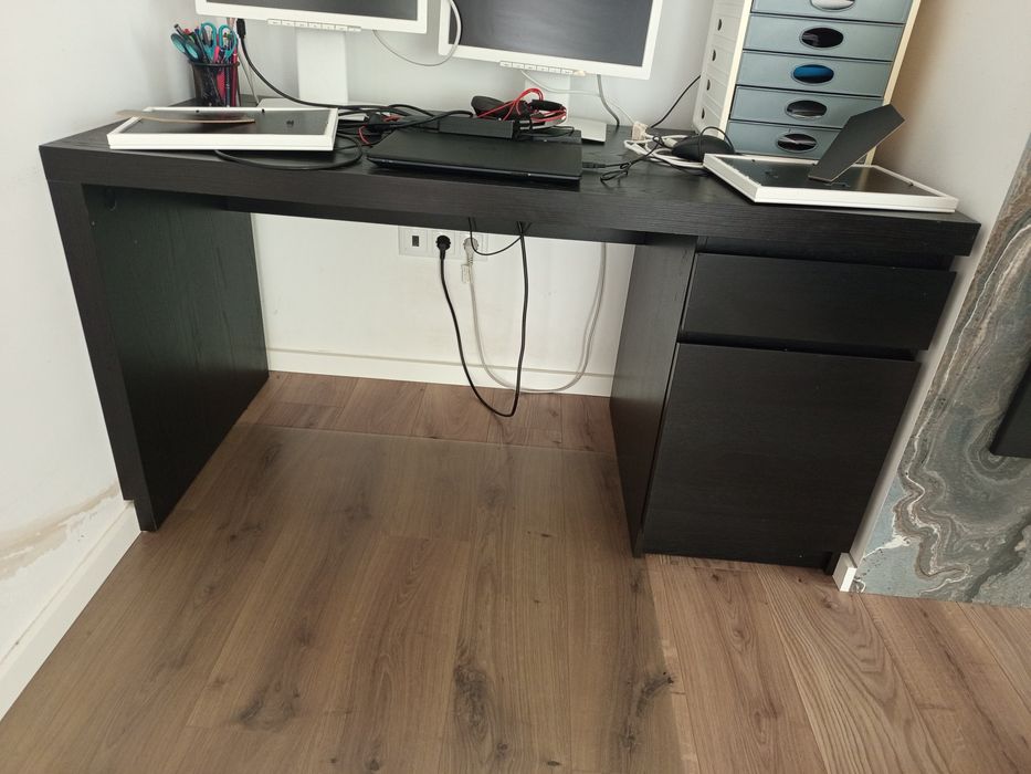 Secretaria como nova