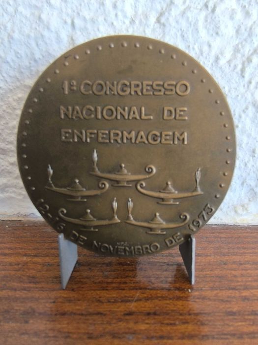 Medalha em Bronze comemorativa do 1º Congresso Nacional de Enfermagem, 12 a 16Novembro de 1973