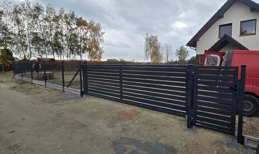 Ogrodzenie/ogrodzenia panelowe z montażem.