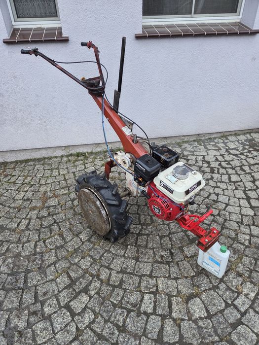 Traktorek dzik iseki +zestaw narzędzi