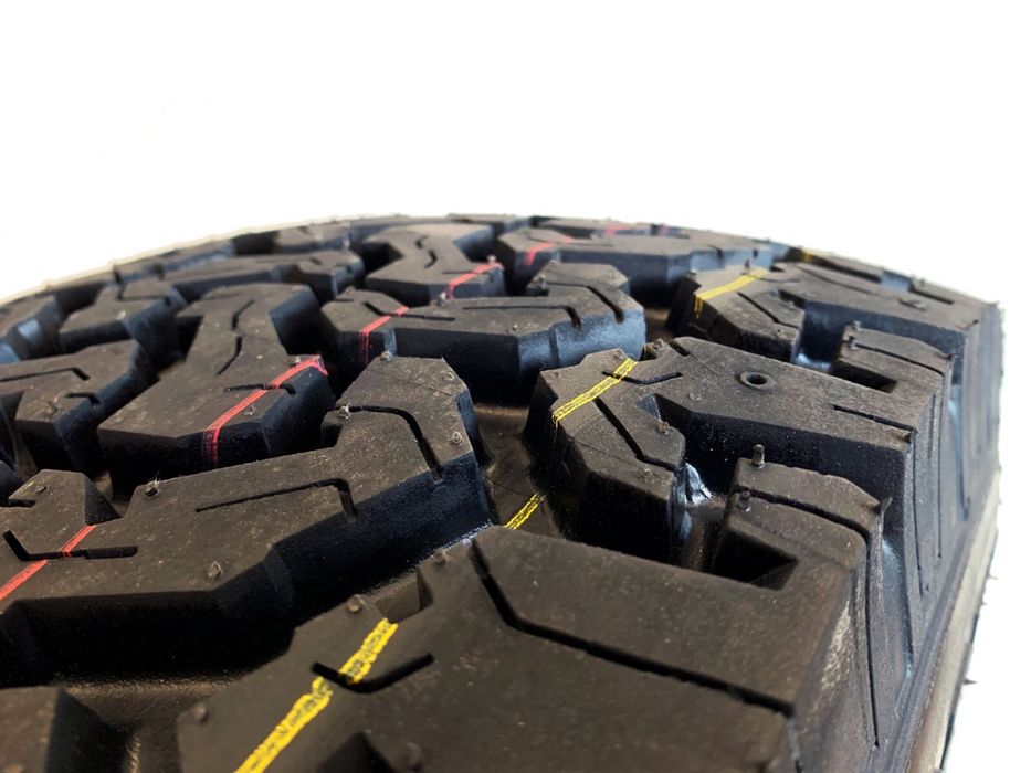 215/70-16 АТ шини резина грязь/асфальт