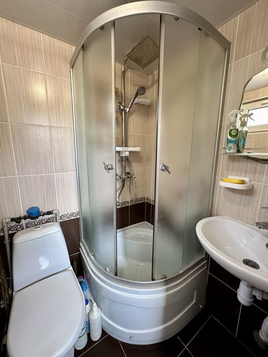 Продам часть дома индивидуальное отопление метро Левада