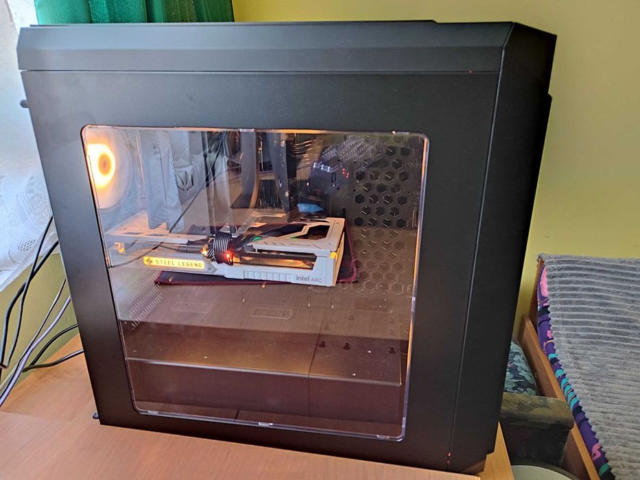 Sprzedam potężny komputer do gier i pracy