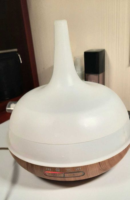 2 б/в ультразвукові зволожувачі повітря по 500мл без кришки, неробочий