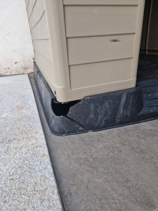 Casota para Cão Grande/Médio em Plástico/Resina resistente