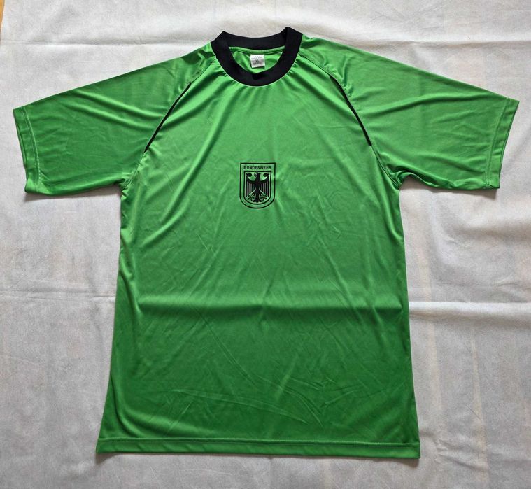 Oryginalna zielona koszulka sportowa Bundeswehr – rozmiar M/L