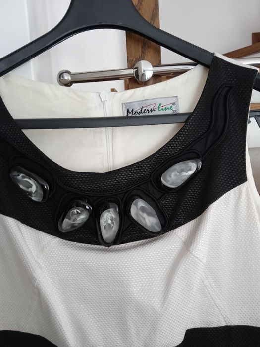 Elegancka sukienka biała