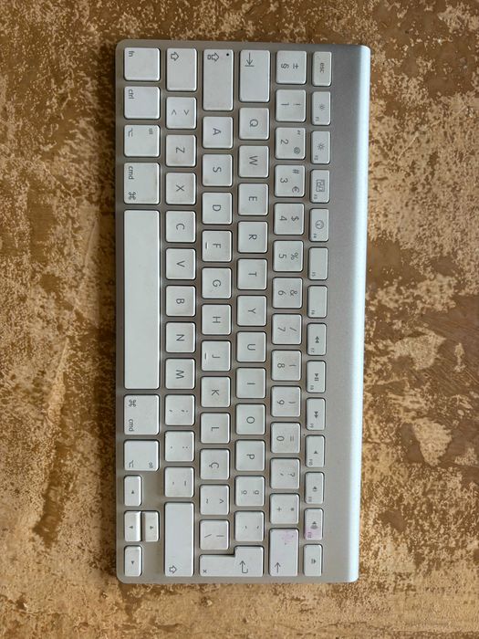 Apple iMac 21.5" + Teclado e Magic Mouse | Excelente Estado