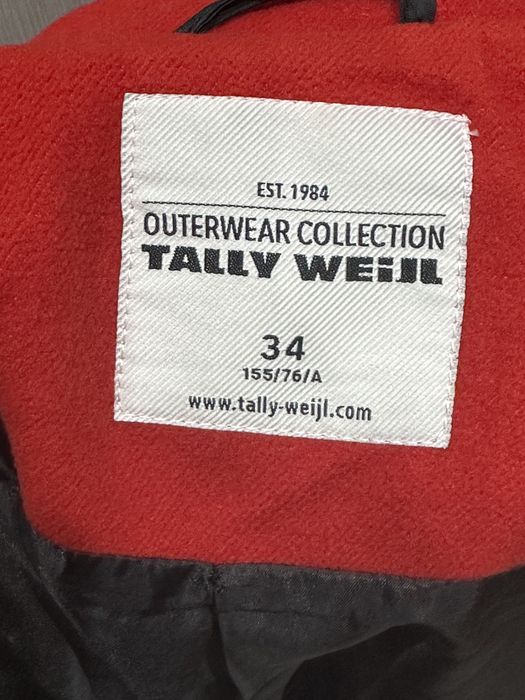Червоне пальто від Tally Weijl