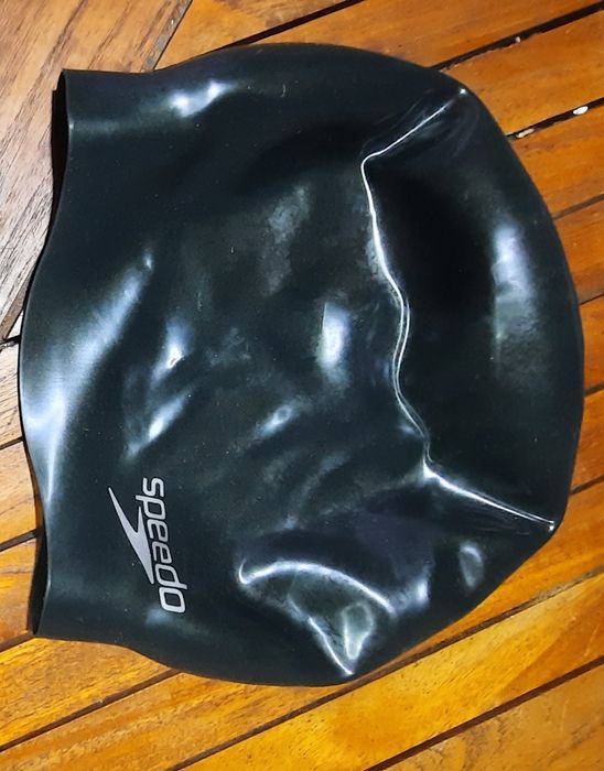 Touca de piscina em silicone