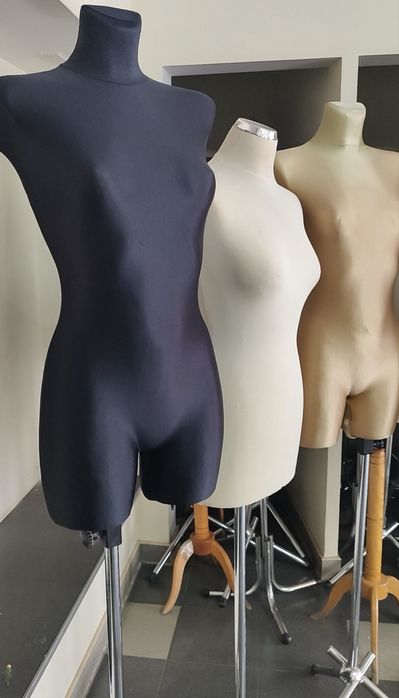 Манекен для магазину одягу