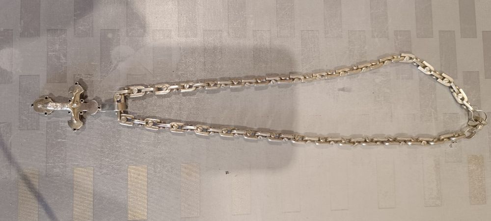 Серебряная цепочка с крестиком. 925 проба 129.35 грамм.