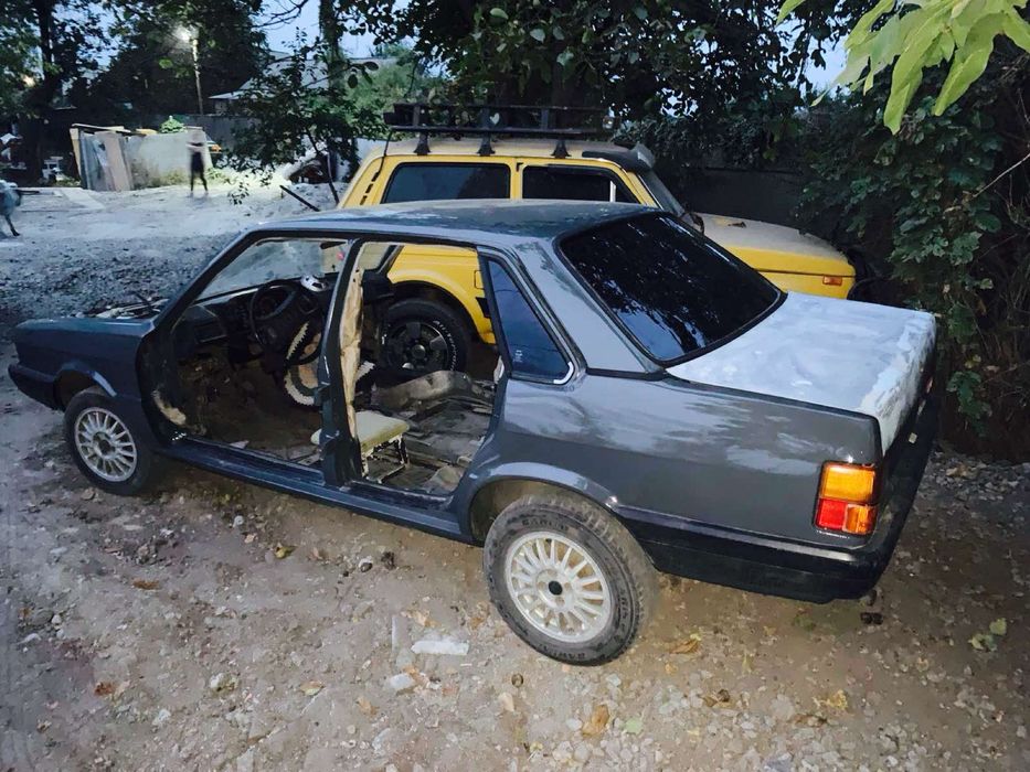 Продам Ауді 80 перекрашена і оброблена