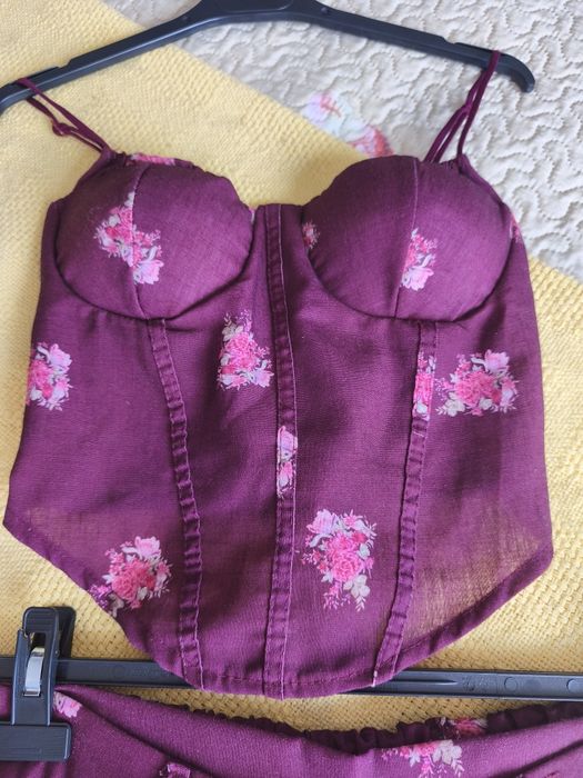 Conjunto calças e top floral