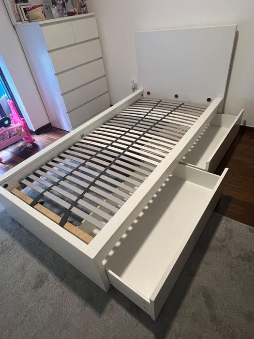 Cama solteiro lacada