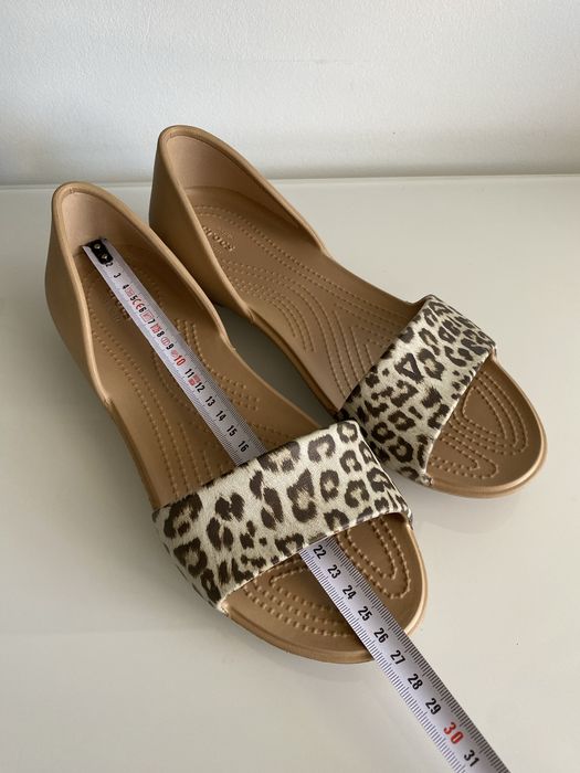 Nowe sandały Crocs Lina Graphic Dorsay r. 39/40 W9 panterka