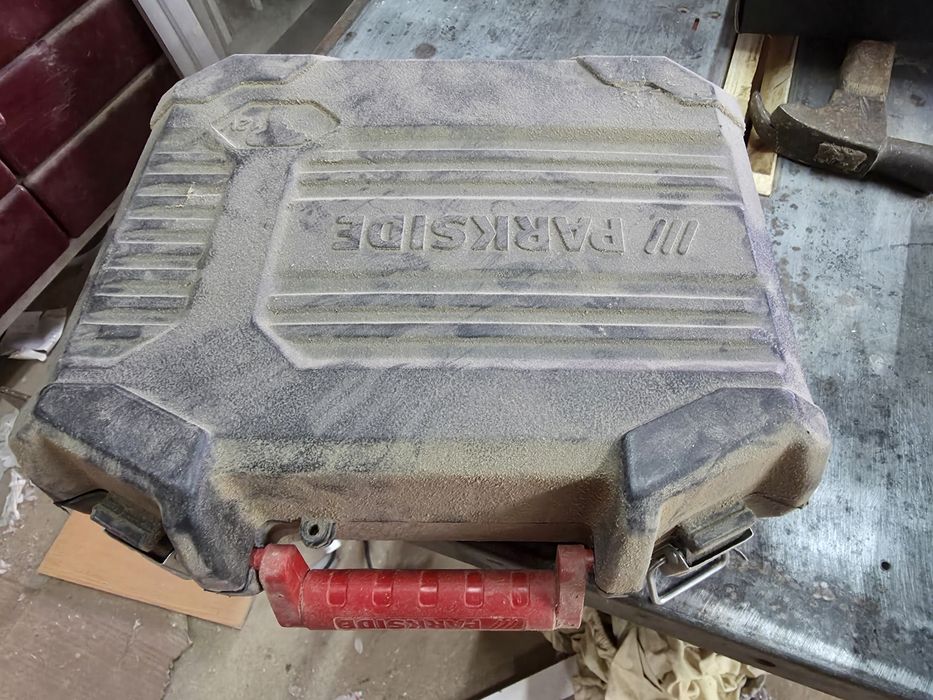 Aparafusadora de impacto parkside  12v