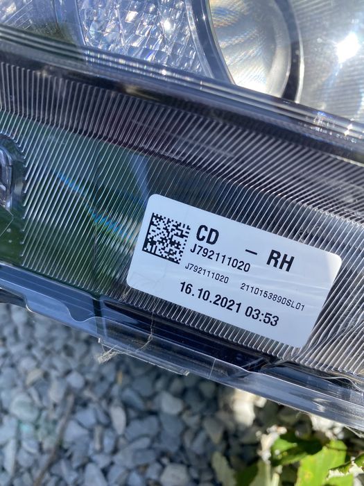 Farol direito KIA CEED III