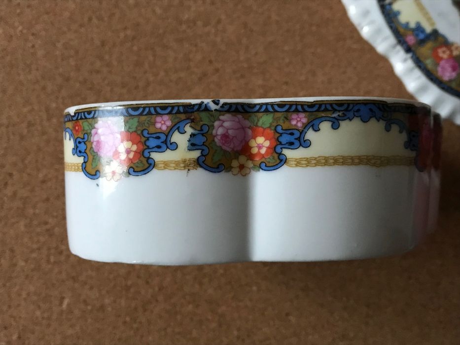 Bomboniera, puzderko porcelana  Erdmann Schlegelmilch, antyk  XIXw.