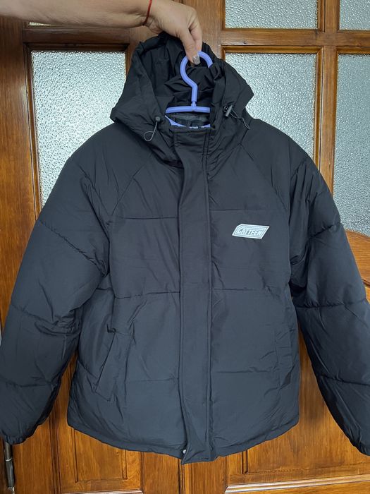 Продам нову курточку