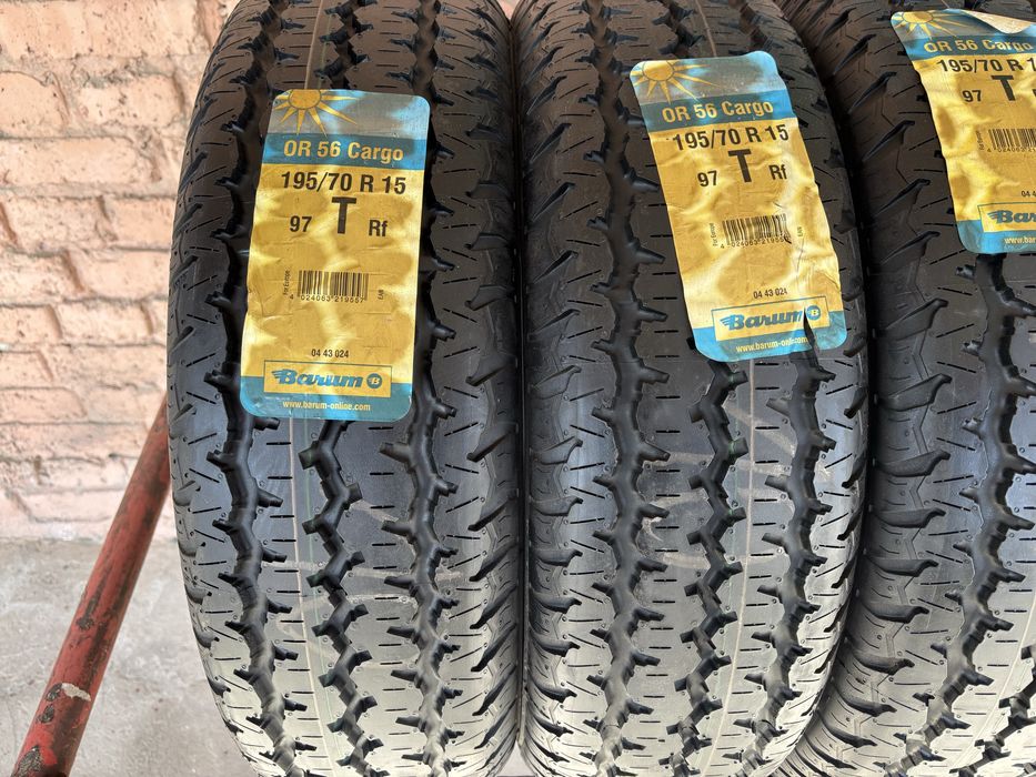 Комплект НОВИХ літніх шин 195/70R15 Barum