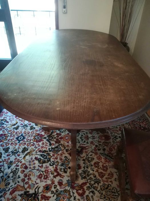 Mesa grande em madeira