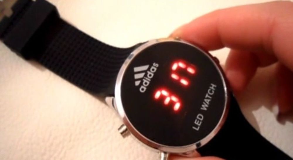 Часы Adidas , отличные