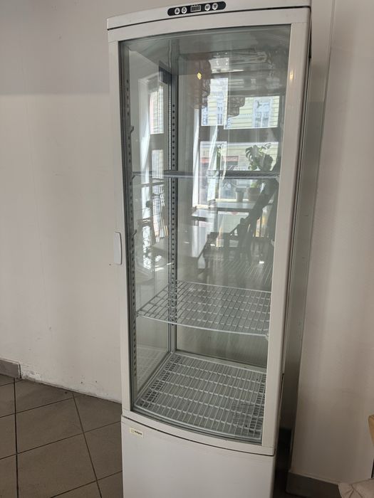 Lodówka do ciast witryna chlłodnicza