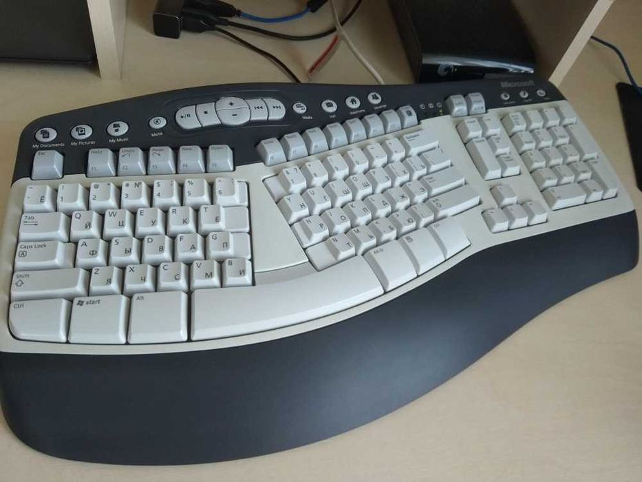 Microsoft Natural MultiMedia Keyboard 1.0А легенда ергономіки