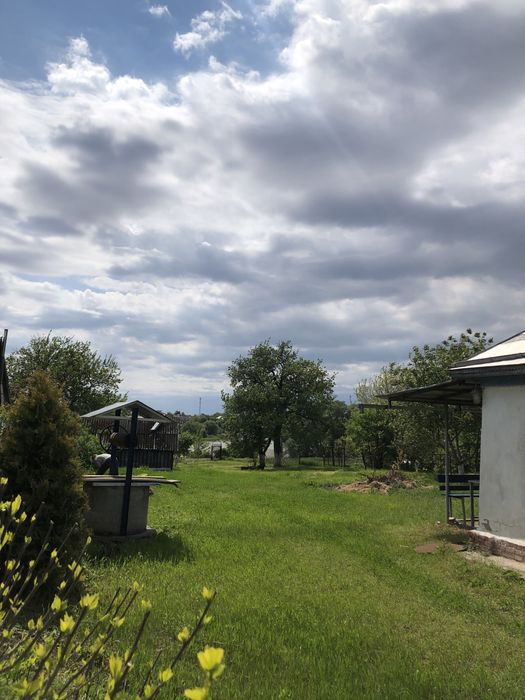 Будинок біля річки смт Чорнобай