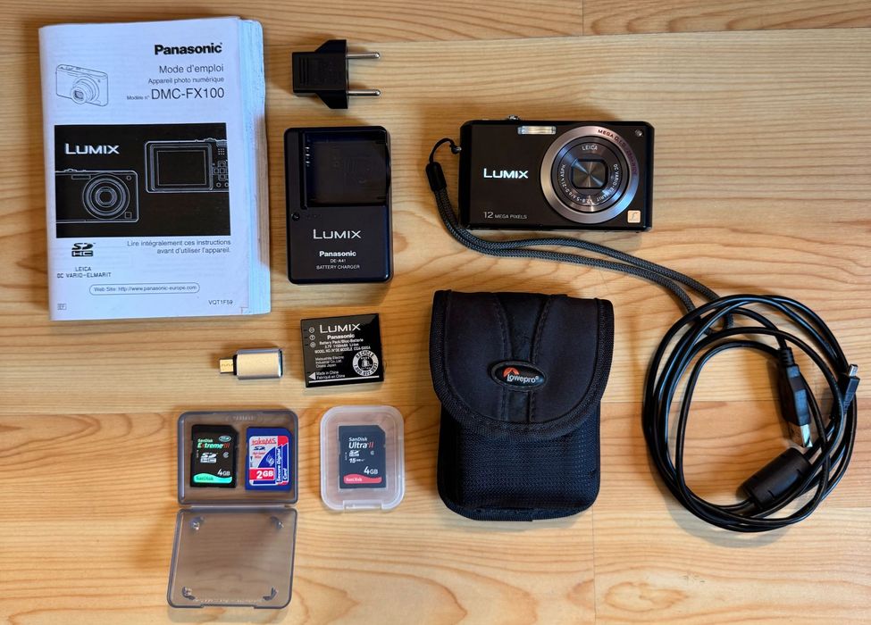 Máquina Fotográfica PANASONIC LUMIX DMC-FX100