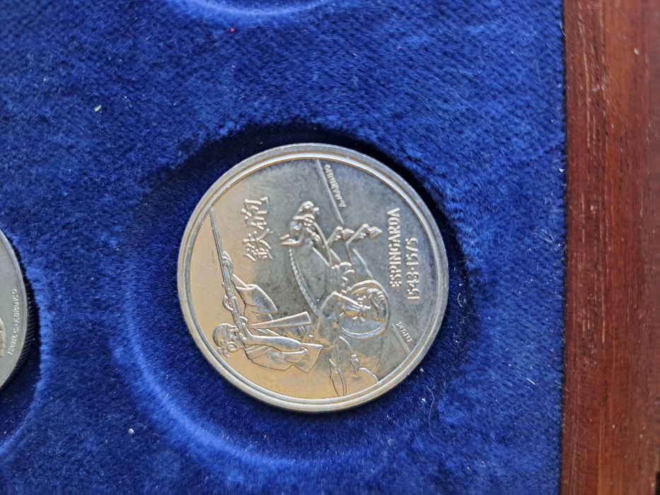 Moedas Comemorativas 200 $