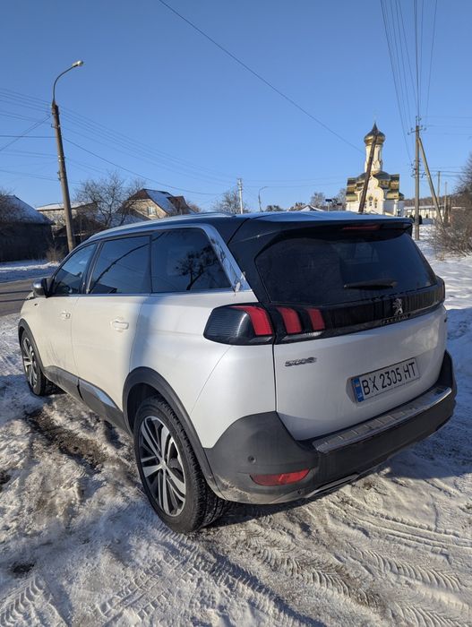 Продам Пежо 5008
