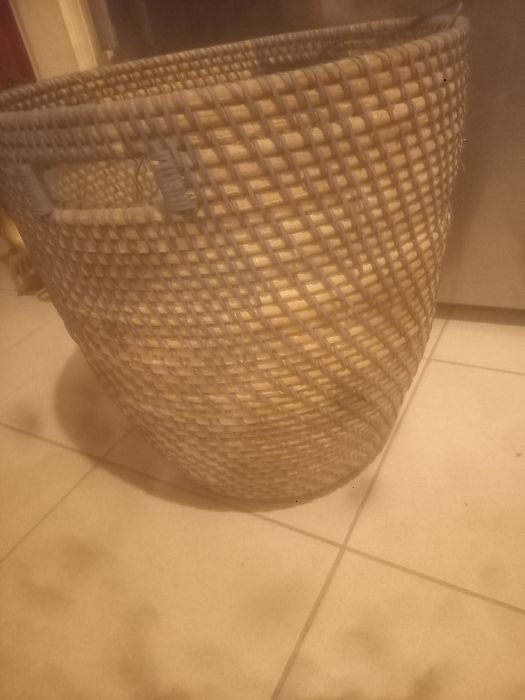 Sprzedam dużą rattanową osłonę