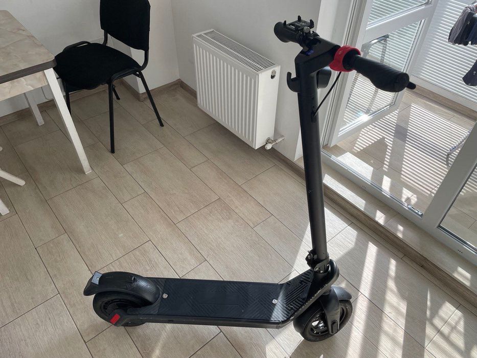 Б/у электросамокат