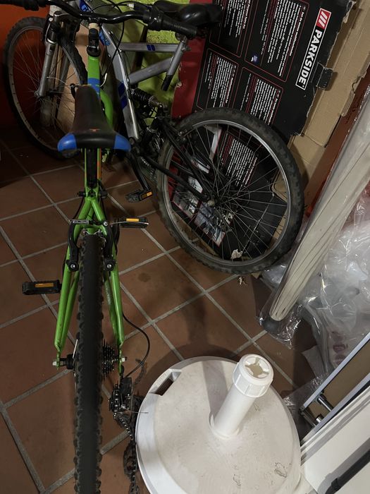 Bicycles, both new and used64752320786561121