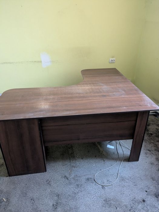 Меблі офісні  б/в