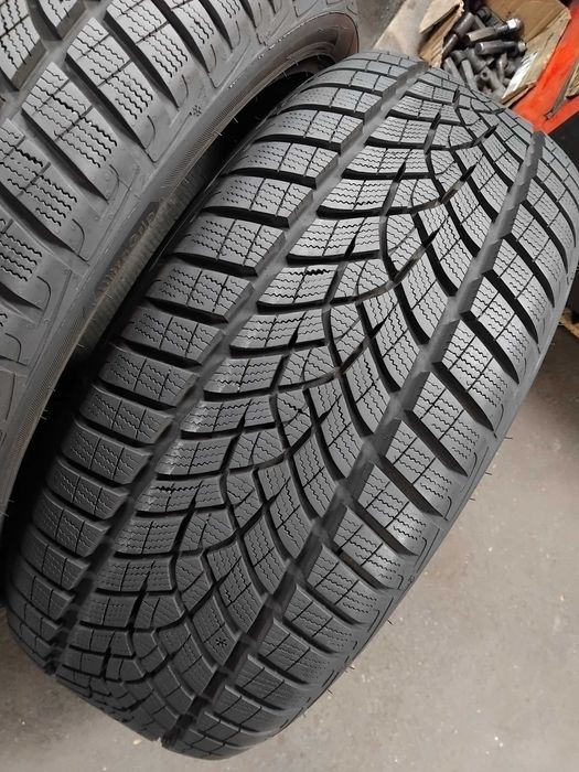 Шини бу 225/50 R18 Goodyear Ultra Grip Perf Комплект Зима