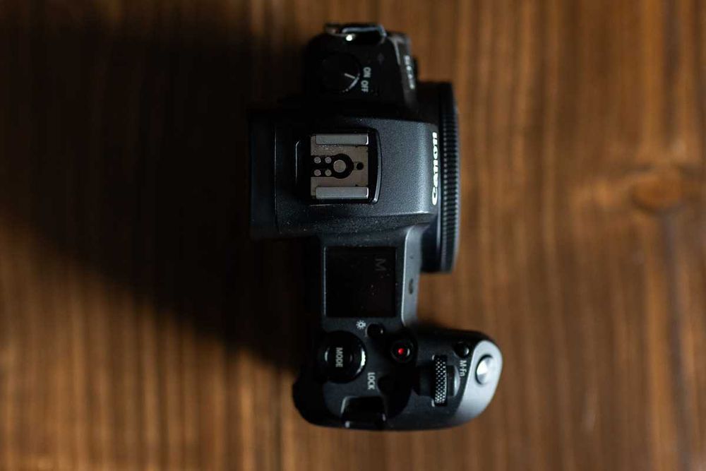 Aparat Canon EOS R